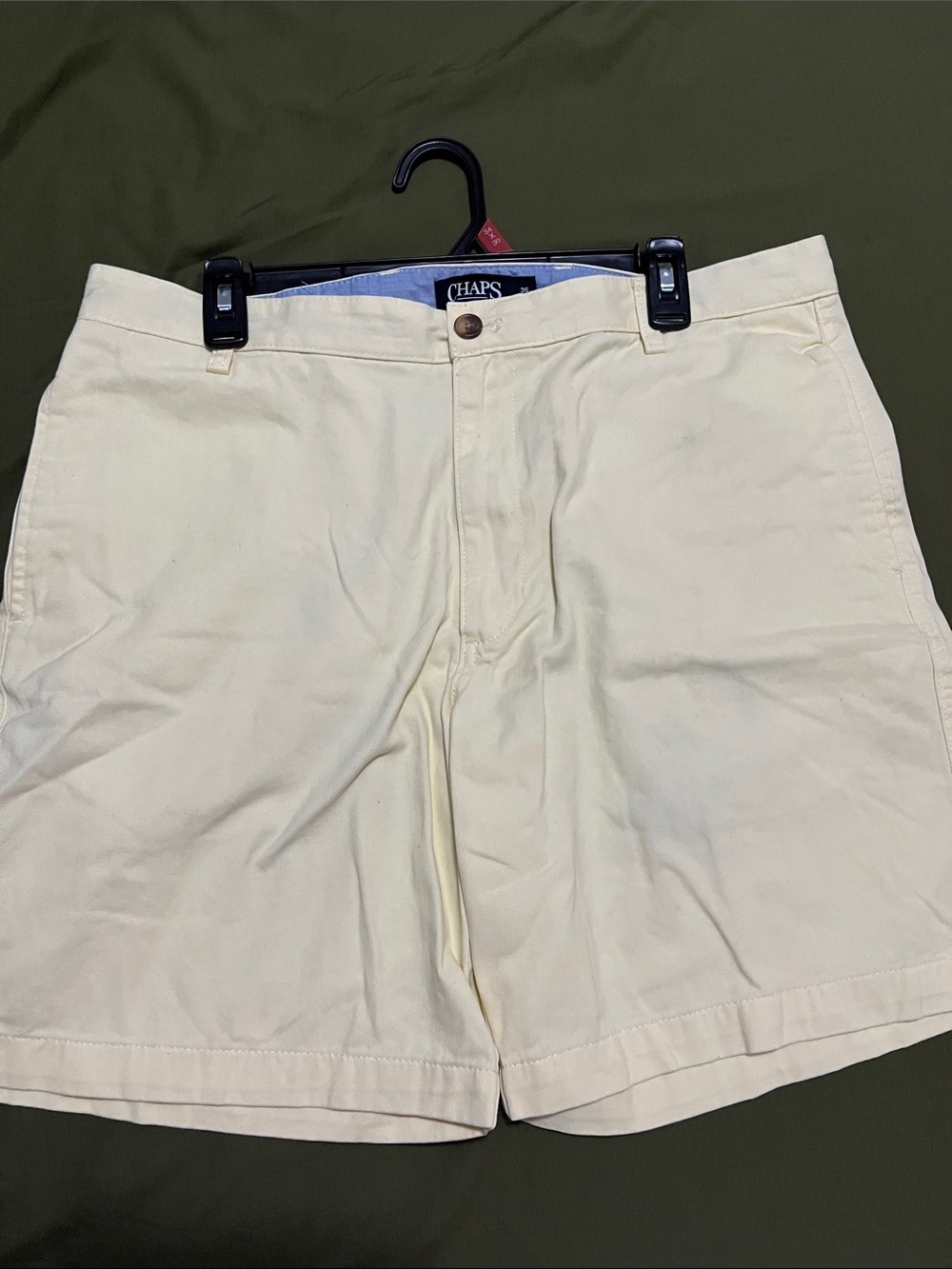 Chaps Men's Cream Flat-Front Cotton Shorts